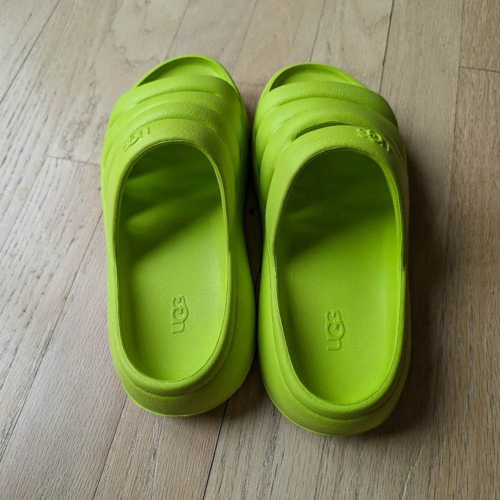 Ugg neon green slides kids size 3